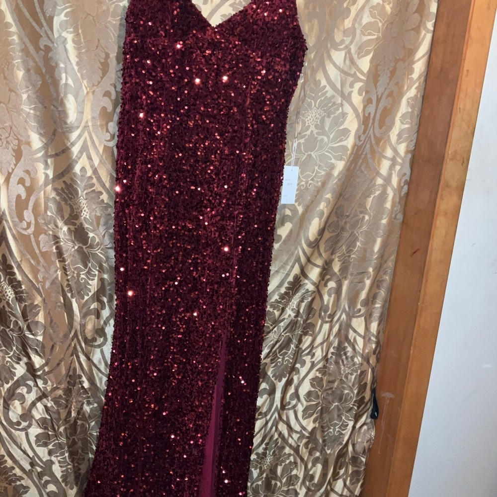 Elegant Burgundy Sequin Prom Dress